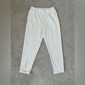 Like new! White ankle stretchy pants